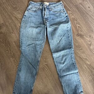 Everlane The Curvy ’90s Cheeky Straight Jeans – Size 28 Regular